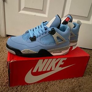 Nike Air Jordan 4 UNC